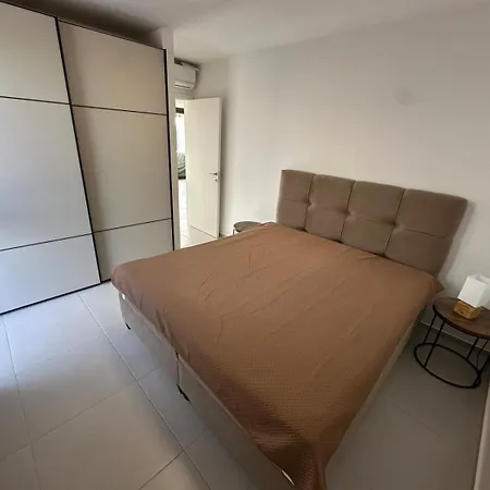 Seabay B2 Ližnjan